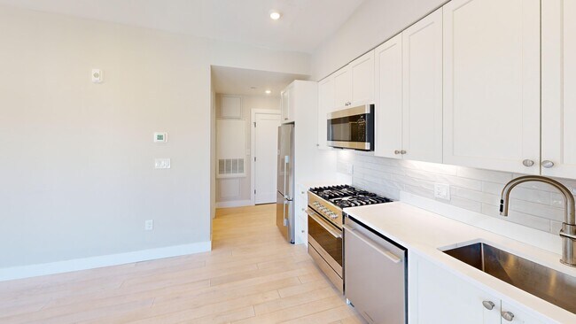 205 Green St unit 2, Boston, MA 02130 - photo 4