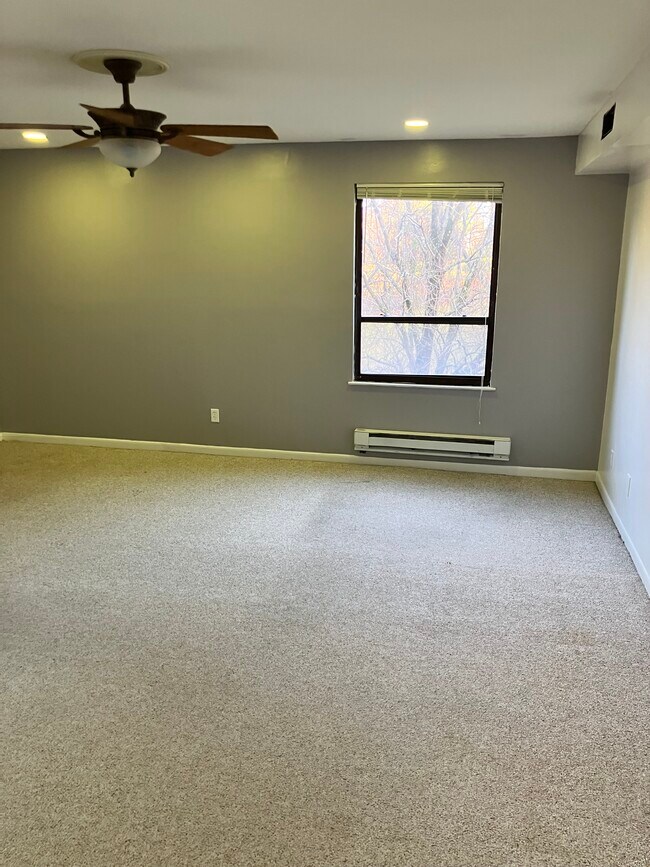 Elmont Condominium unit 208, Baltimore, MD 21215 - photo 5