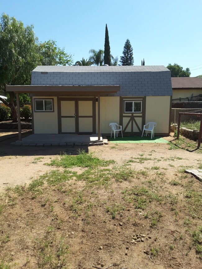911 Daugherty Rd, Norco, CA 92860
