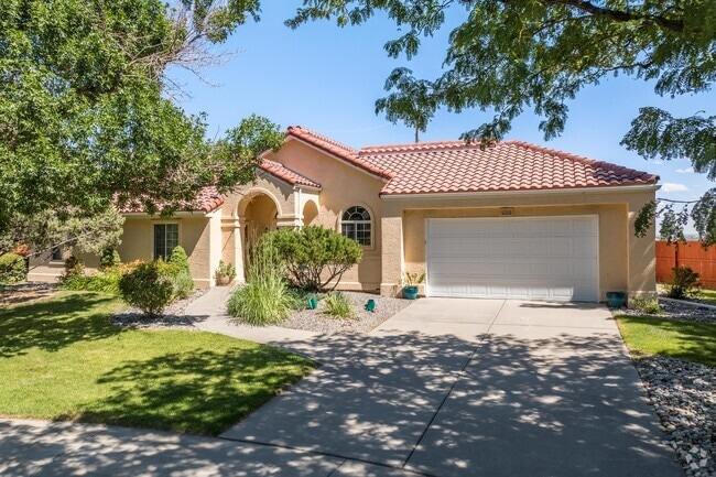 Relatively newer homes are of ranch-style with Spanish influence.