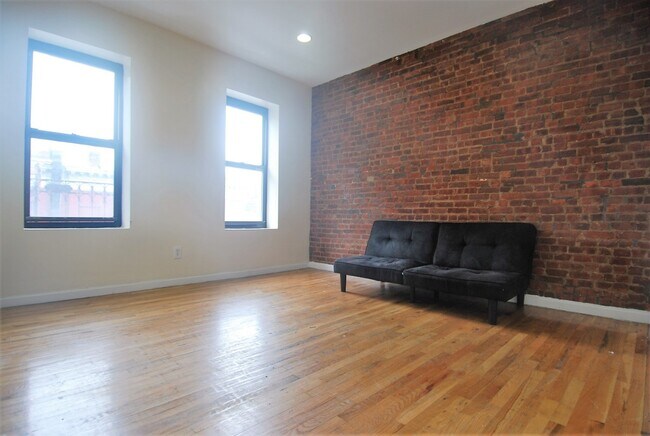 552 W 184th St unit 32, New York, NY 10033 - photo 2