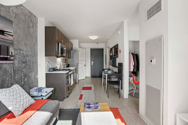 181 W Superior St, Chicago, IL 60654 - photo 3