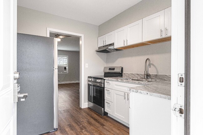 4460 Old Mission Rd unit 102, Chattanooga, TN 37411 - photo 5