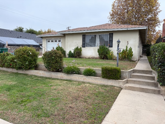 508 Tait Ave unit House, Sanger, CA 93657 - photo 2