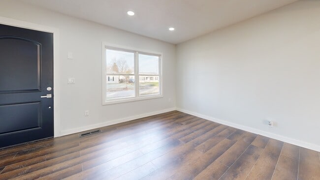 2808 Dolby Dr, Columbus, OH 43207 - photo 3