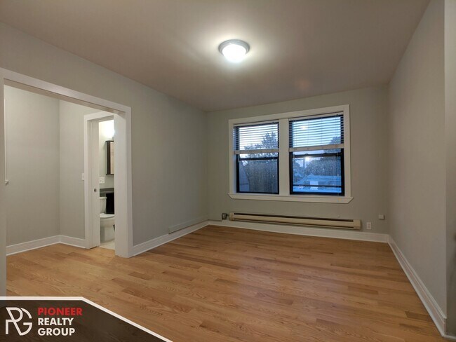 4542 N Damen Ave unit 4546-413, Chicago, IL 60625 - photo 3