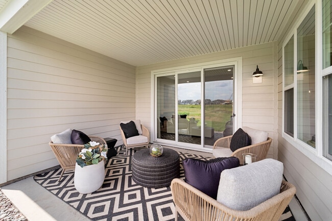 11290 Niagara Ln N, Maple Grove, MN 55369 - photo 2