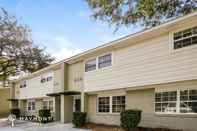 839 von Kolnitz Rd, Mount Pleasant, SC 29464 - photo 2