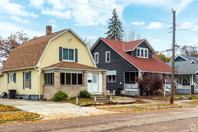 There are a number of dutch colonial and bungalow style homes in Bower.