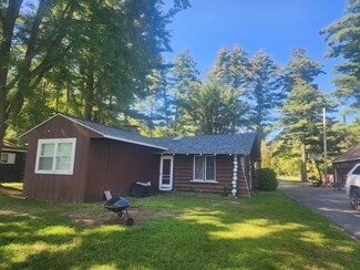 3886 N West River Rd, Sanford, MI 48657