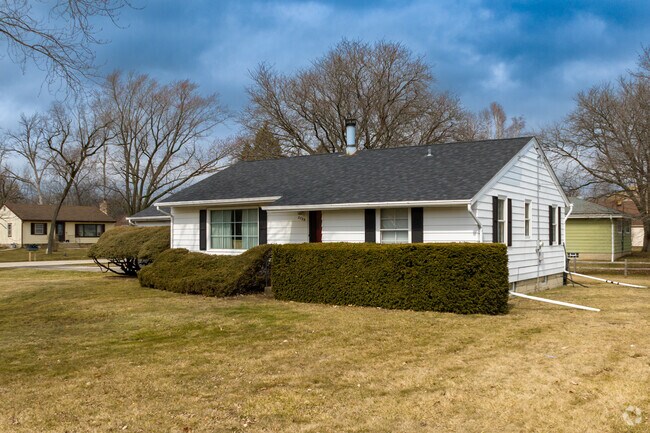 Ranch style homes are typically seen throughout Gra-Ram.