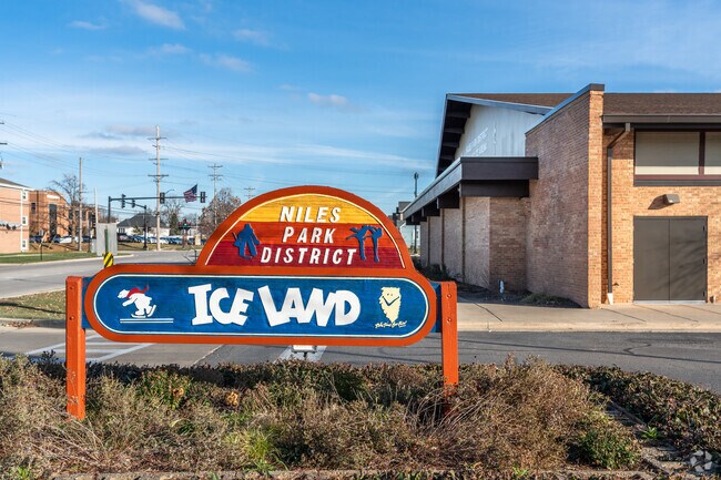 Courtland Park residents are a stones throw from the Niles Park District's Ice Land arena.
