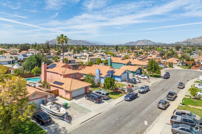 Homes in Butterfield built between the 1980s and early 2000s range in price from $478,000 to $550,000.