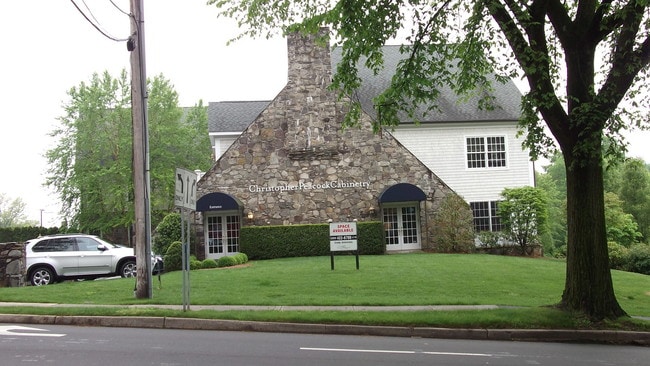 2 Dearfield Dr, Greenwich, CT 06831 - photo 2