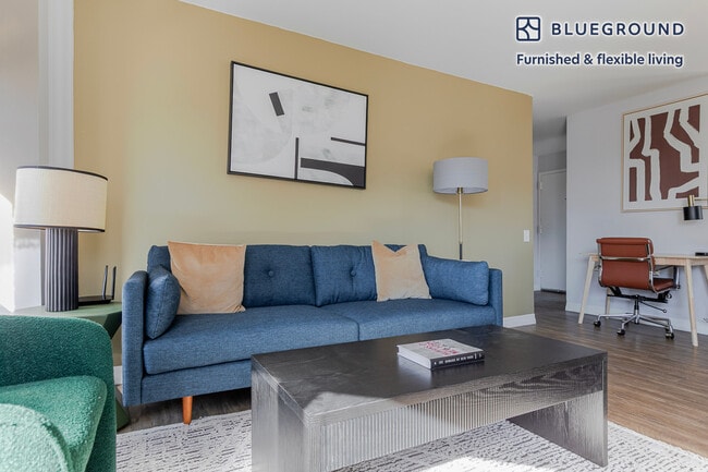 8 W Chestnut St unit FL18-ID1301, Chicago, IL 60610 - photo 3