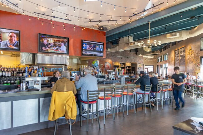 Evviva Trattoria offers a wide variety of Italian inspired meals near the Littleton Road neighborhood in the Westford area.