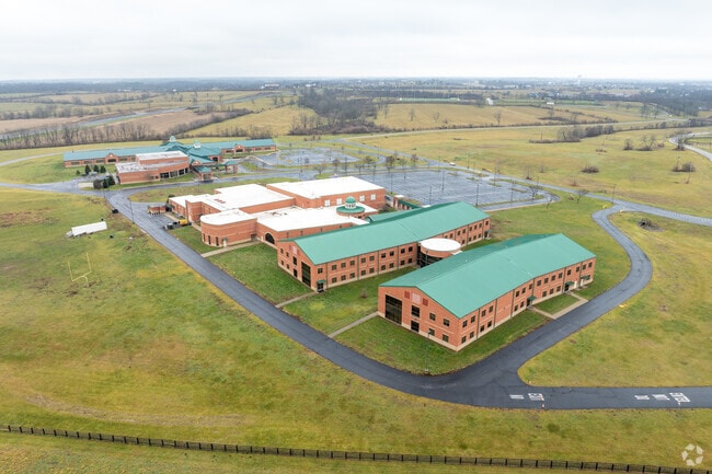 The student population of East Jessamine Middle School is 930 and the school serves 6-8.