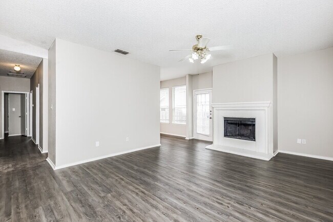 6821 Prairie Hill Rd N, Fort Worth, TX 76131 - photo 4