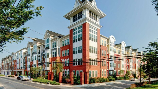 Gaithersburg Station Apartments