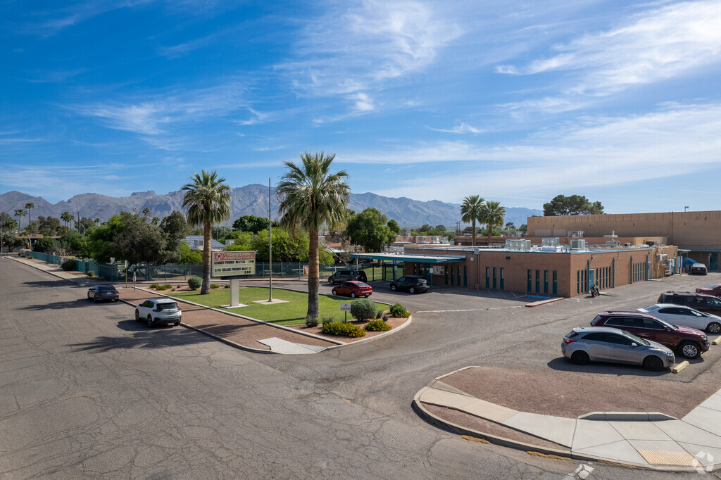 Holaway Elementary School sits in the Richland Heights West neighborhood.