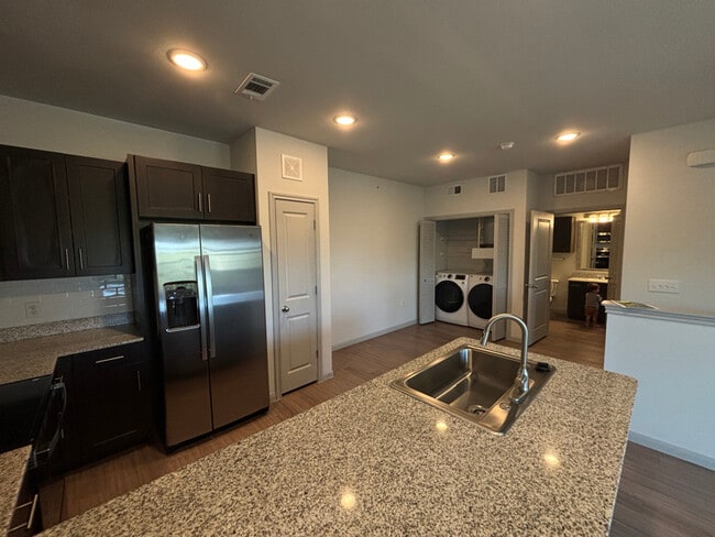 950 Fm2001 unit b1, Buda, TX 78610 - photo 3