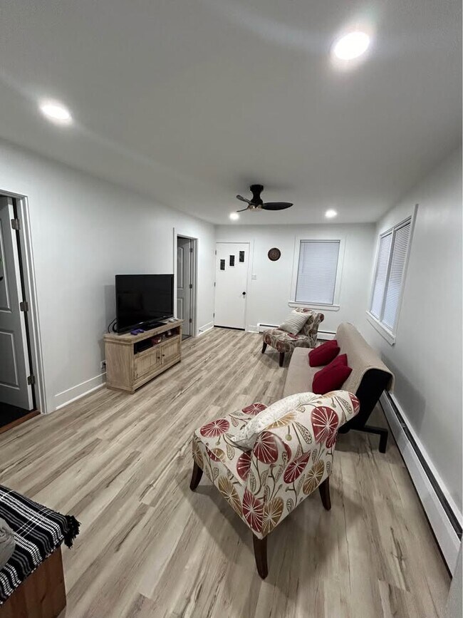 4915 Egandale Ave unit 2, Mc Cook, IL 60525 - photo 4