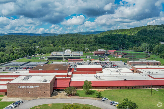 Ridgeland High offers college prep and extracurriculars in Walker County.