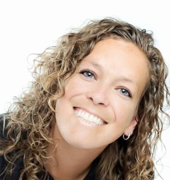 STEPHANIE HOLDINGHAUSEN