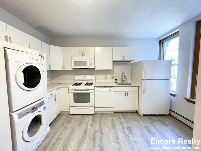 259 North St unit TQQO F, Boston, MA 02109 - photo 2