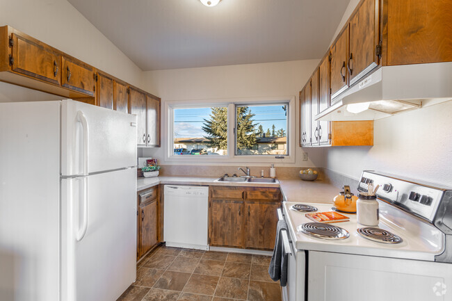 3BR, 1BA - 1,425 SF