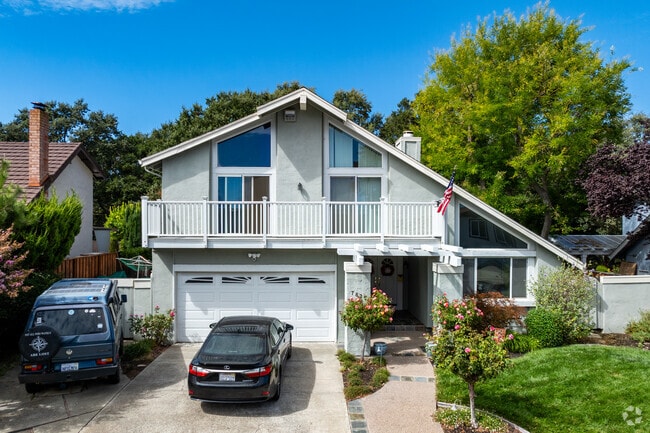 Foothill-Pleasanton's mix of home styles includes everything from classic to contemporary.