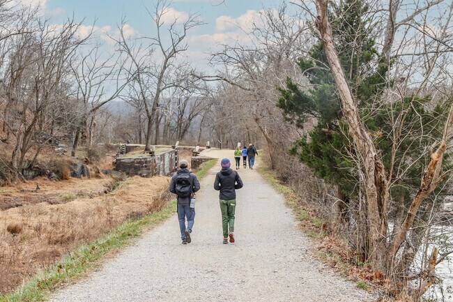 The Billy Goat Trail offers adventurous hikes with stunning Potomac views.