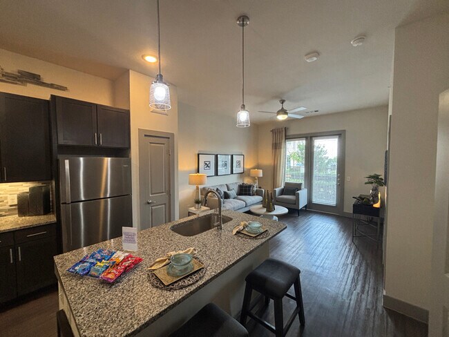 1050 Wittenburg unit a4, Kyle, TX 78640 - photo 2