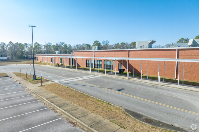 Calera Elementary School, Rankings & Reviews - Homes.com