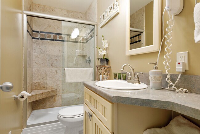 5704 N Creeks Crossing unit 600, Williamsburg, MI 49690 - photo 3