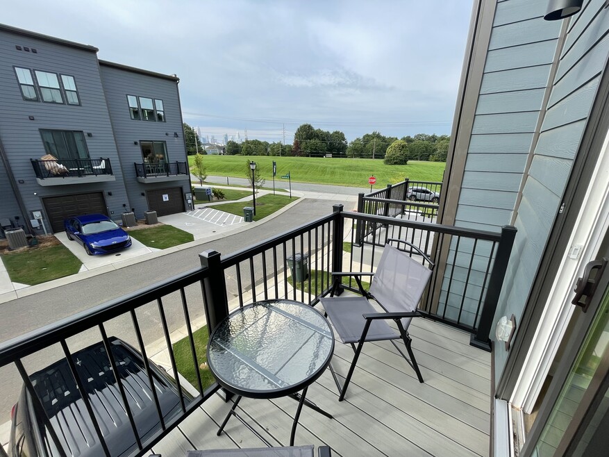 3121 Coquina Ln, Charlotte, NC 28206 - photo 1