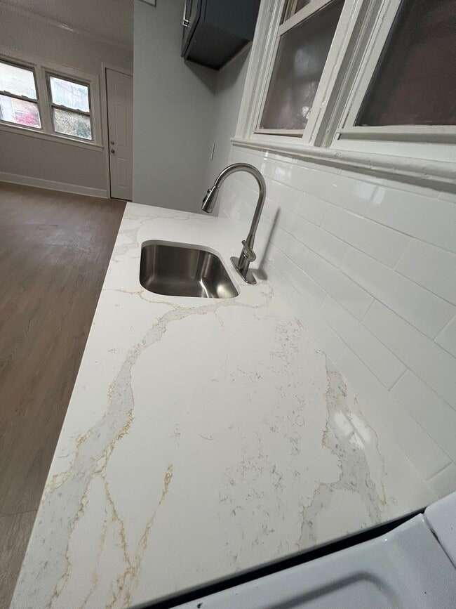 243 Smith St unit 2, Newark, NJ 07106 - photo 4