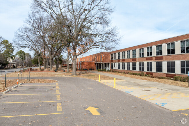 The circle drive at White Station High in Memphis makes drop-off and pick-up a breeze.