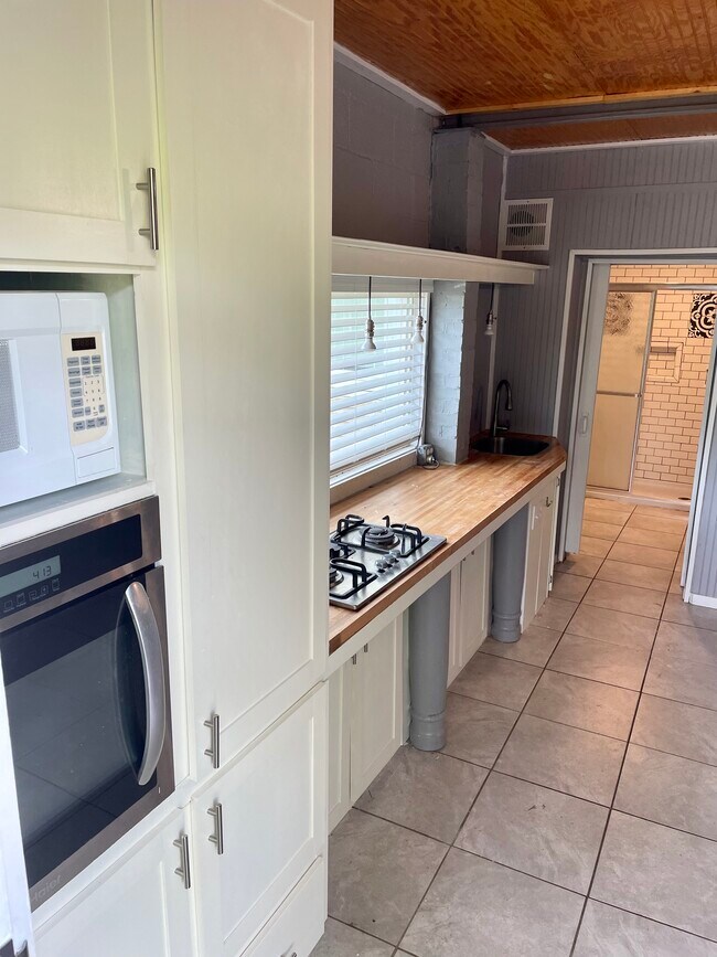 213 W 12th St unit 2 - Loft, West Point, GA 31833 - photo 5