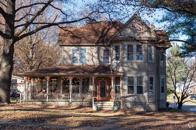 Large Queen Anne homes are common in Ferguson.