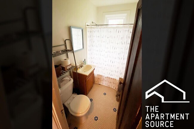 4208 N Clark St unit 2, Chicago, IL 60613 - photo 5