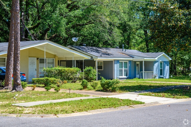 Rows of one story Ranch Style Homes make up a majority of the home styles in Hillsdale.