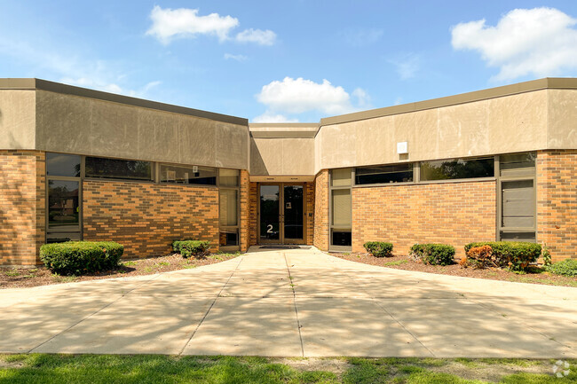 Briar Glen Elementary School is walkable from many homes in the Danada.