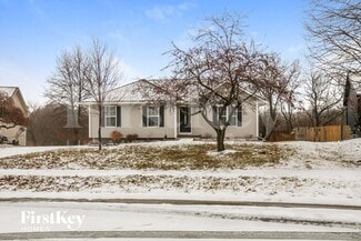 812 E 14th St, Kearney, MO 64060