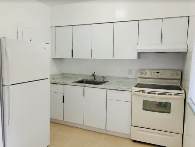 691 NE 86th St unit 3, Miami, FL 33138 - photo 2