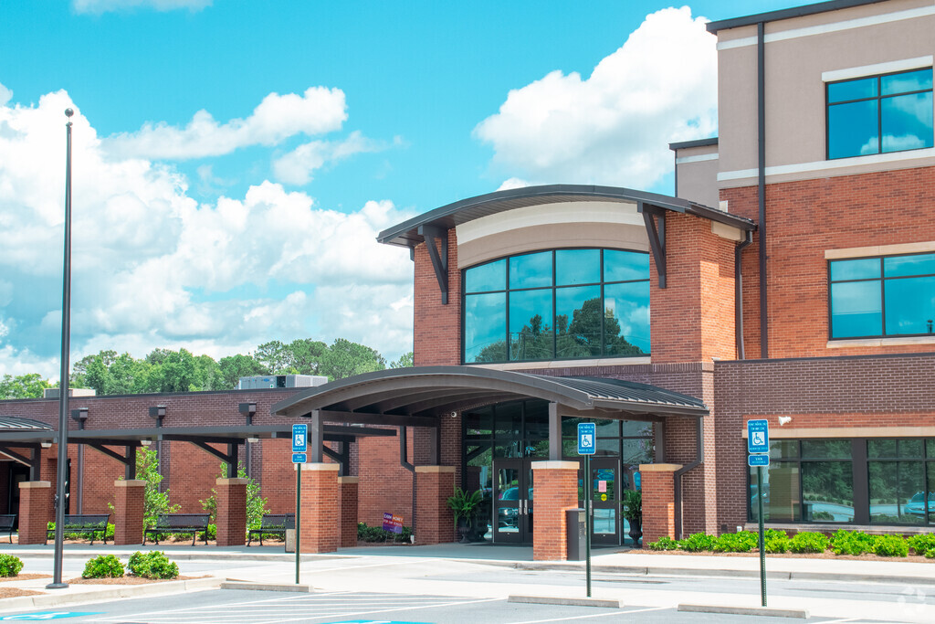 Main entrance to Lilburn Middle School in Lilburn, GA.