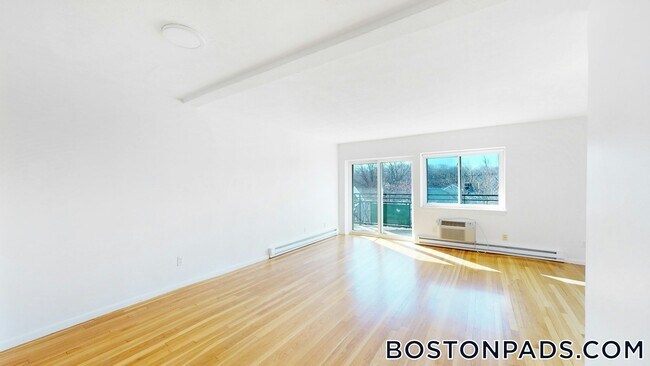 525 Highland Ave unit 10, Malden, MA 02148 - photo 7