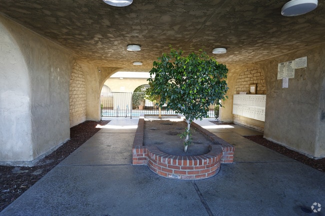 Vanowen Plaza, Van Nuys, CA 91405 - photo 7