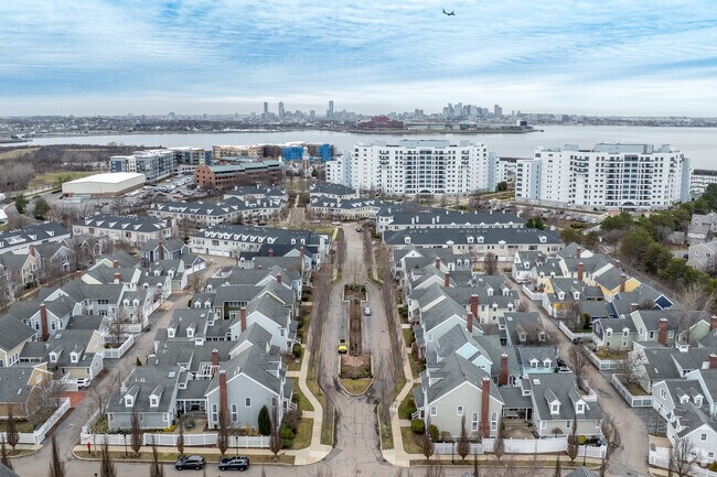 With its proximity to Boston, its not wonder why people love living in Marina Bay.