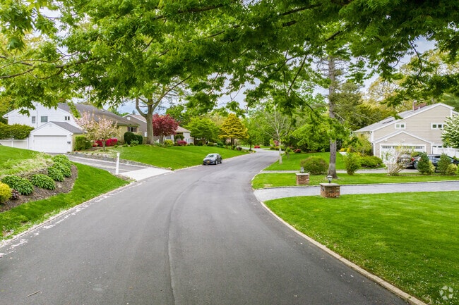 Spring has sprung on the winding streets of Halesite.